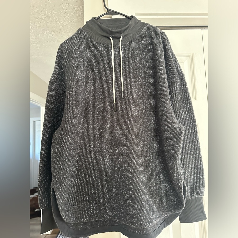 Comfy very soft Varley top